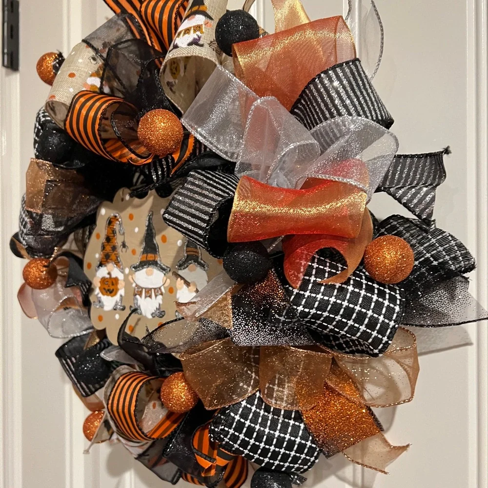13 inch Halloween Ribbon Wreath Black & Linen Gnome MW11